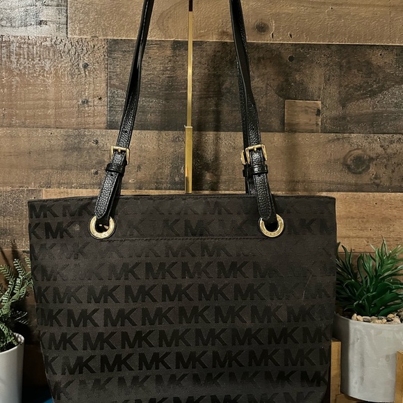 Michael Kors Black Gold Logo Tote Bag - Picture 2 of 11